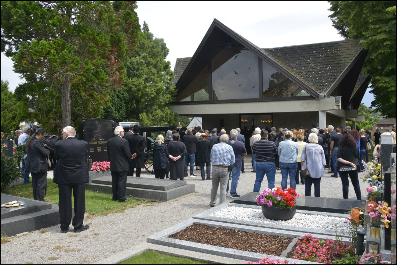 Der Letzte Weg Des Herrn Anton Taborsky Am Juni Am Friedhof